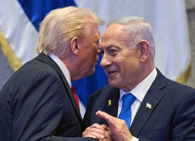 トランプが仕切り、ネタニヤフが署名し、EU首脳が拍手――そんな歴史的和平がわずか10日で崩壊!? 「イスラエル・ハマス停戦合意」ってなんだったん!?