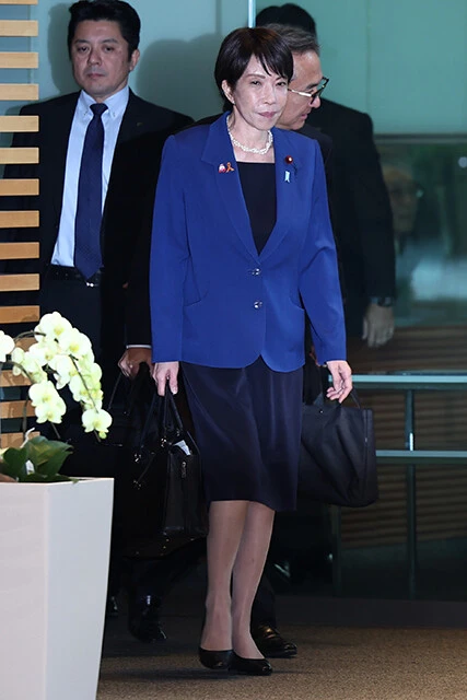 7日未明の勉強会は3時間に及び、警護や事務方への負担も問題に。与党議員からも高市首相の体調を心配する声が上がった