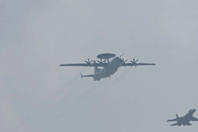 中国の最新空母・福建に搭載されるといわれる空警600が初めて公開された。米海軍のE－2Cを模した早期警戒機で、艦隊防空の能力を飛躍的に高める