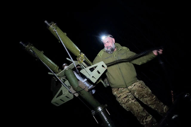 国境に沿って1㎞ごとに、機関銃が配備された陣地がある。撃ち切った後は、熱くなった銃身を水冷し、オイルを差してから弾帯を装填する