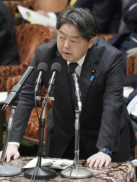 去就が注目されるのが来年秋の自民党総裁選への立候補に意欲を見せる林芳正総務相。閣内にとどまれば出馬は難しくなるという見方もある