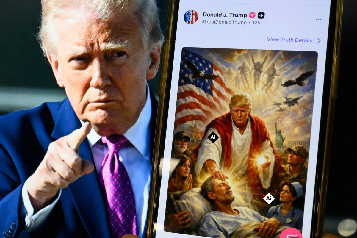 キリストになったトランプ。神をも恐れぬ行為、ではない（写真：AFP＝時事）