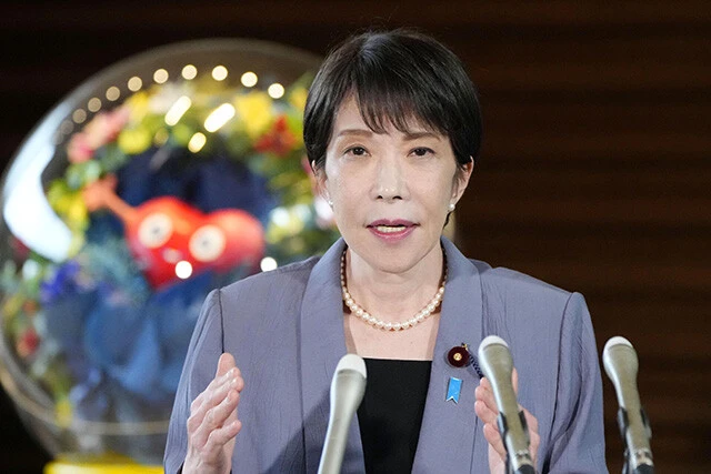 8月5日、閣議決定した飲食料品の消費税1％への減税について説明する高市早苗首相