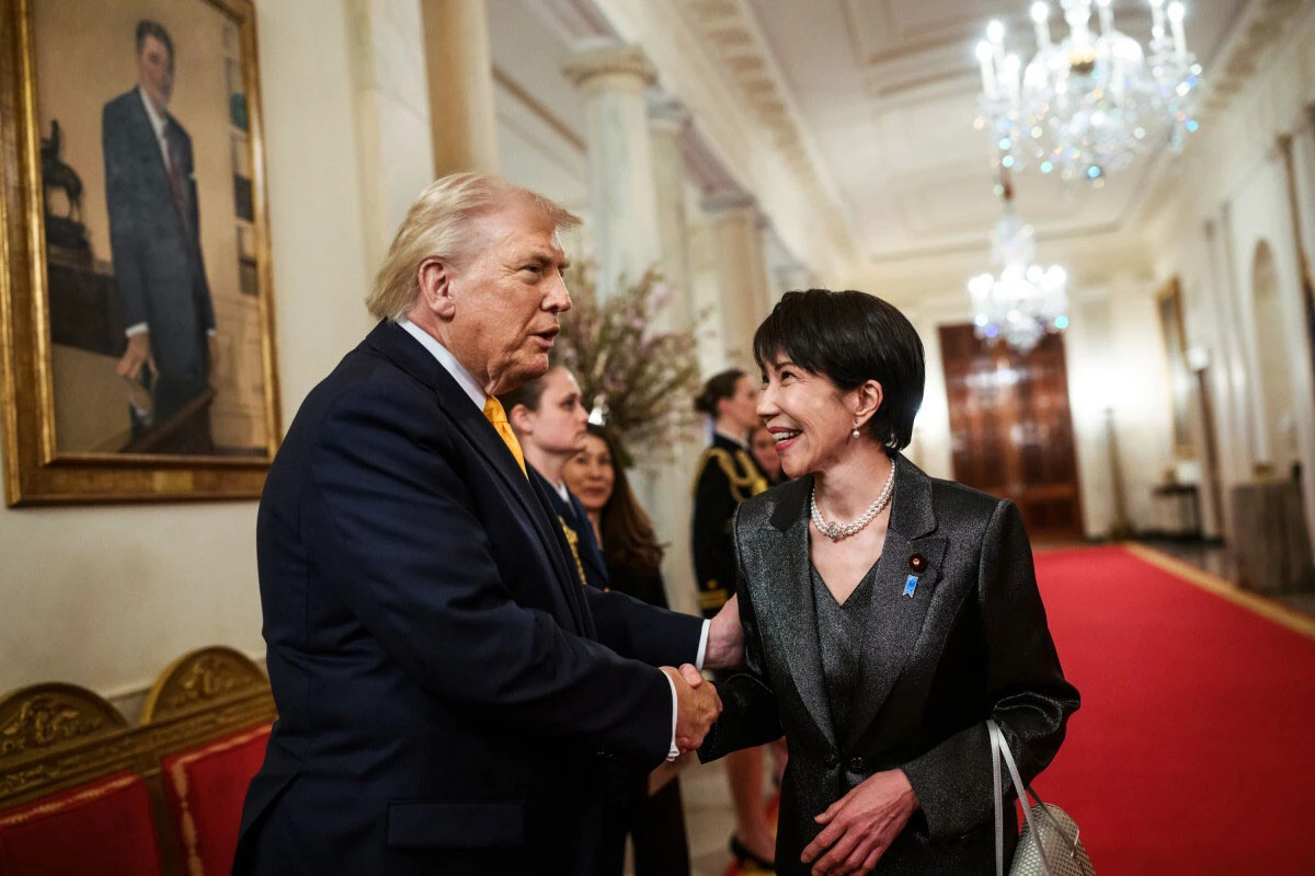 開戦後にトランプ大統領と会談した高市首相。石油危機より日米関係を優先したと評価されている