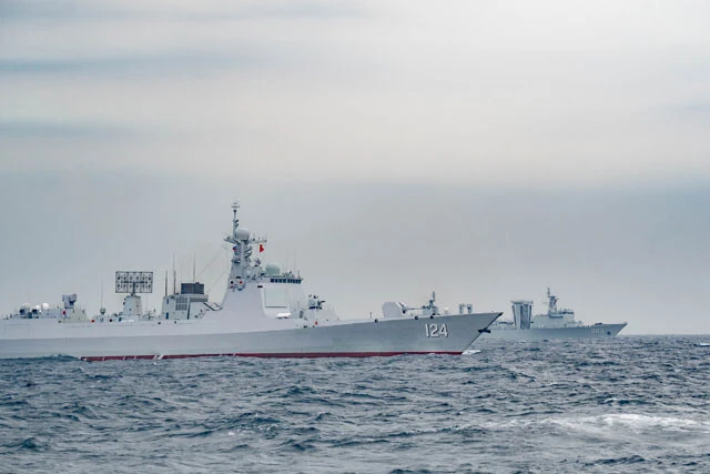 沖ノ鳥島周辺を航行した中国艦隊。軍事的な脅威はいつどんな挑発を仕掛けてくるかわからない。寝不足とか言っている場合か