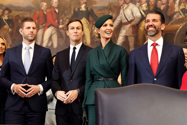 2025年、第2次トランプ政権の就任式のときの（左から）エリック、イヴァンカの夫のジャレド・クシュナー、イヴァンカ、ドナルド・トランプ・ジュニア