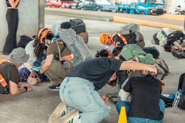 同学院による緊急救命訓練の様子（写真提供／黒熊学院）