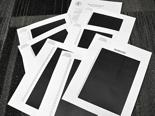 3000ページ超のファイルは徐々に公開されているが、大部分は黒塗りで隠されている