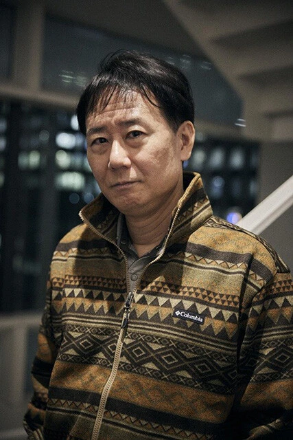 「これだけの〝国際的な大犯罪〟が行なわれながら、加担者が誰も謝罪していない。それどころか、自分がしたことの意味さえ理解していないか、意図的に目を背けている」と語る月村了衛氏