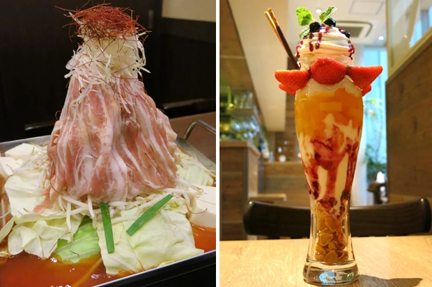 周辺ではハルカスグルメも。(右)「PEARLS(パールズ)」の「パフェハルカス」(1000円)に、(左)「すみび和くら」の「和くら風300ミリ鉄板ホルモン鍋」(3333円)。いずれも高さ300mのハルカスにちなみ高さ30cm