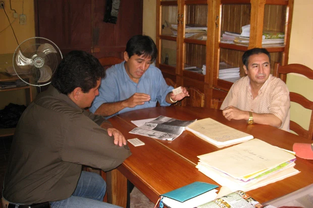  モホス平原のジャングル地帯に残る不思議な遺跡と先住民について、バウレス町役場の職員たちは多くの情報を提供してくれた