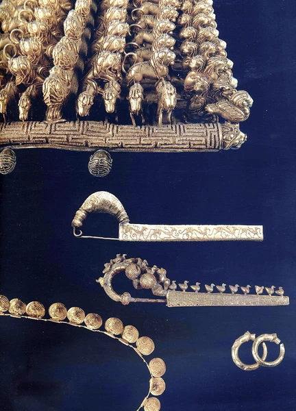 金地金に金微粒を溶接して図柄を描く超絶技法を2700年前に確立