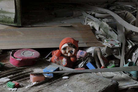 65号棟(旧棟)2階部分の部屋にあった玩具。中央は「ポロンちゃん」