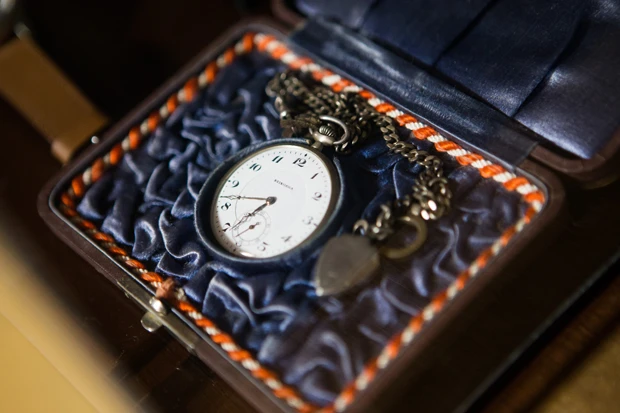 写真は原田さんが操縦練習生を首席で卒業したときに授与された銀時計。メーカーは現在のセイコーである精工舎製