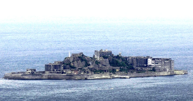 「世界文化遺産」に登録された長崎県の軍艦島は、「産廃島」になる危機があったという