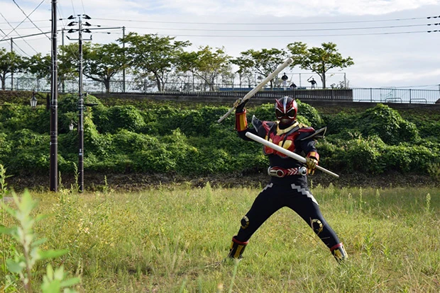 キリタンポ型の剣「キリタンソード」から繰り出す必殺技は「比内地鶏クラッシュ」。二刀流で初めて舞台にお目見えしたとき、客席は大爆笑の嵐だったのだとか