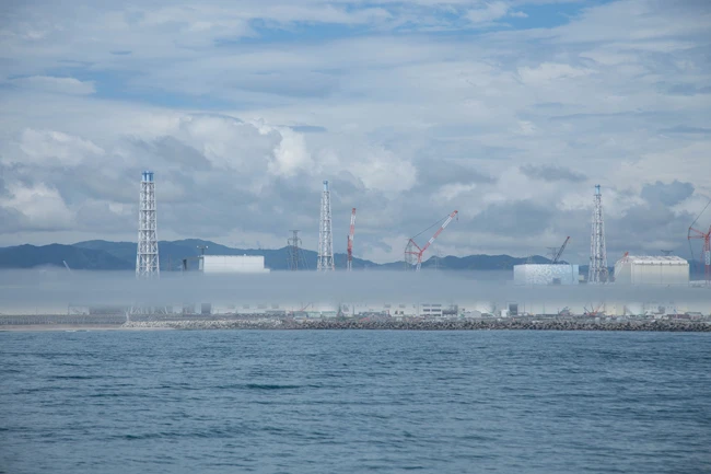 フクイチの地上40m付近に、幅1kmにわたって発生する霧。季節、天候、時間に関係なく頻繁に出現する