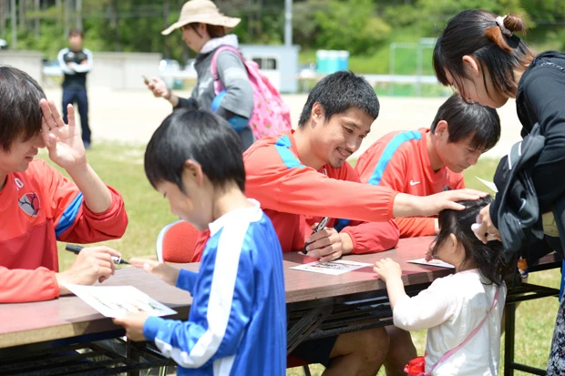  その活動は「東北人魂」という枠を超え、多くの仲間に支えられてきた