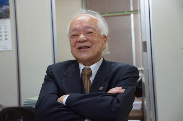 久留米第一法律事務所の馬奈木(まなき)昭雄弁護士。