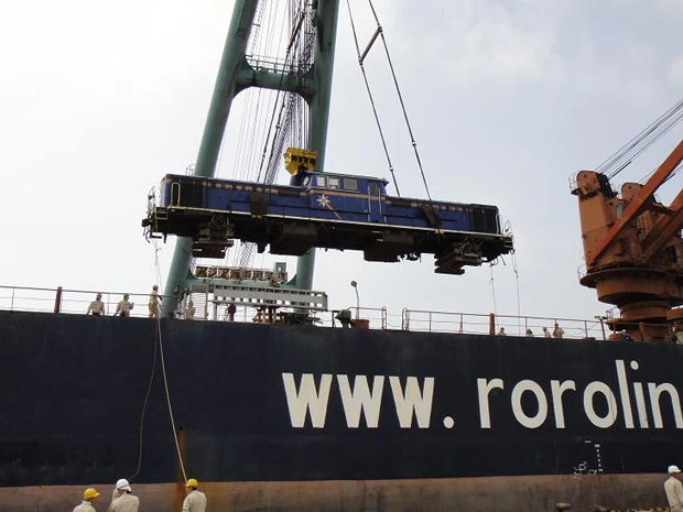 札幌-函館間で「北斗星」や先日運転を終了した「はまなす」「カシオペア」の客車を牽引したDD51形機関車