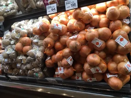 都内のスーパーで売られていた1玉59円の北海道産玉ねぎ。今は品数が豊富でも、今後は産地からの出荷量が激減…さらなる価格高騰が予想される