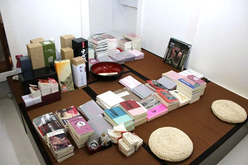 店舗はわずか7畳ほど。物件はかつて遊廓を経営していた人の子孫に借りたという