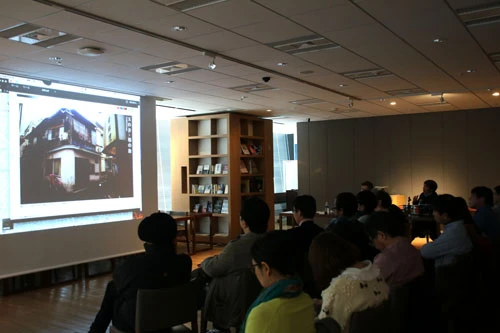 イベントには約40名の読者が参加。中には地元が赤線だったことに最近気付いた人も