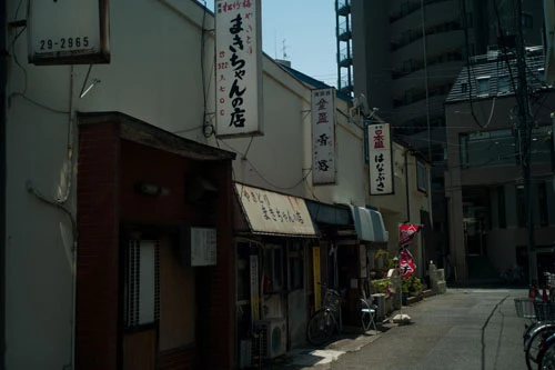 かつて赤線として栄えた東京都立川市・錦町楽天地の現在