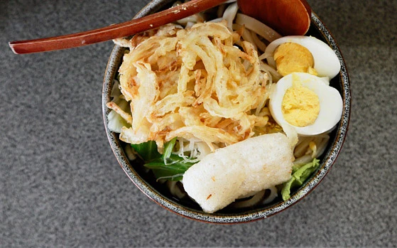 あづまやの「特あづまうどん」 (絶メシリストより)