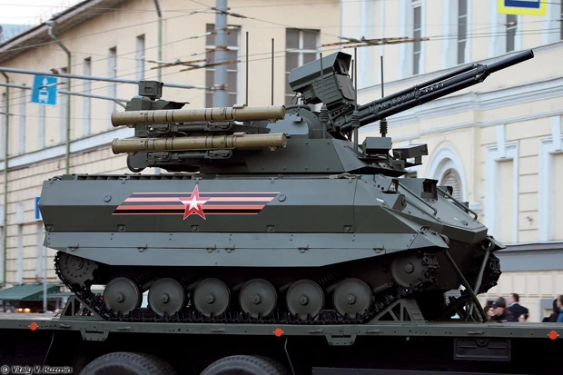2016年に発表された30mm機関砲を持つ無人戦闘車。今回のパレードで制式兵器として配備されているのが判明した
