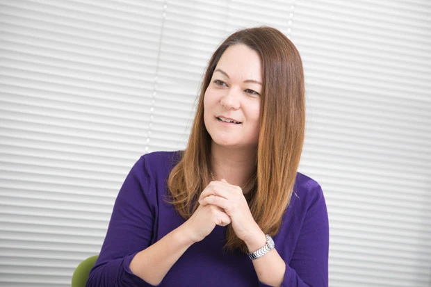 小学1年生のとき、日本の学校に体験入学した経験は、強烈な記憶として残っているというサンドラ氏