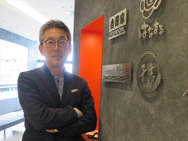 「社員は絶対、月8日休みましょう」――外食業界のホワイト企業、はなまるうどんの"休み方改革"とは?