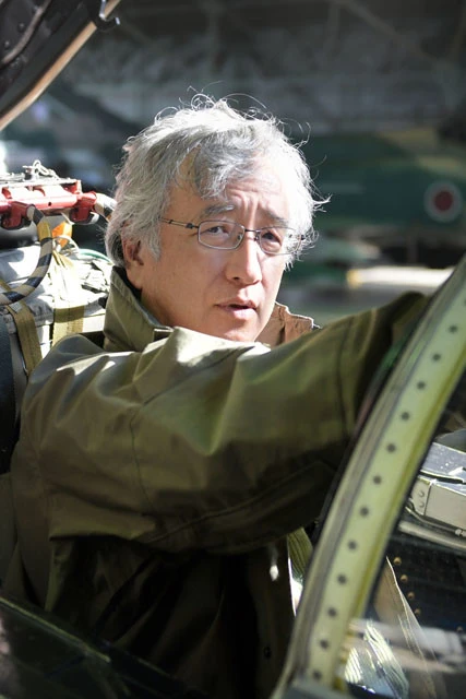 コミネこと小峯隆生記者