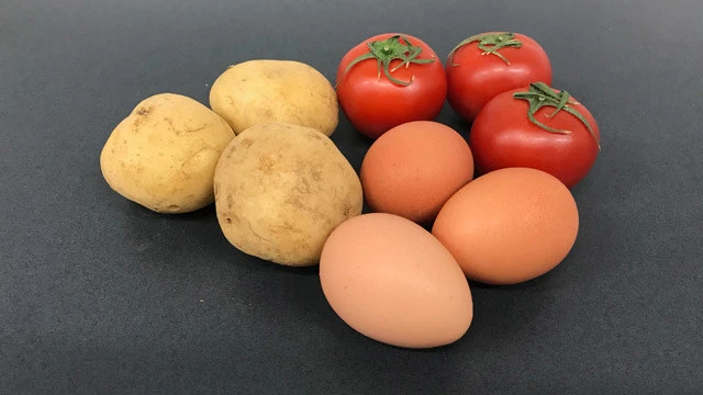 栄養価の高いトマト、毒芽を作らないジャガイモ、アレルゲンの少ない卵などがゲノム編集で作られている。 ※写真はイメージです