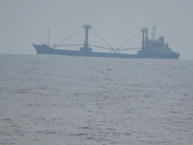 漁場には中国の巨大船団が押し寄せる