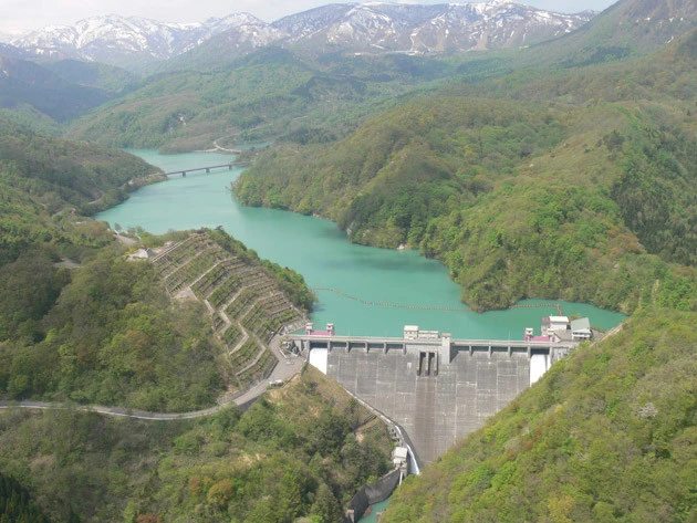 3市町の主要水源となった県営入畑ダム。広域化前は約50%の稼働率だったが、今ではほかの水源をダウンサイジングしたことで稼働率は80%まで上がっている