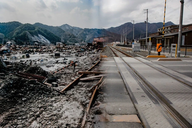 破壊されたJR山田線の線路。今は再建され、今月に運転が再開される。齊藤くんの祖母の家が近く、よく通った道だという