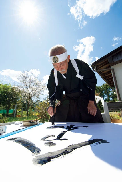 御年82歳(取材当時)の劇画家・書家の平田弘史先生