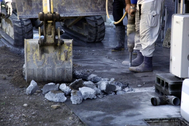 老朽化で"同時多発破裂"の危機迫る...水道管の更新を遅らせる最も深刻な問題とは?