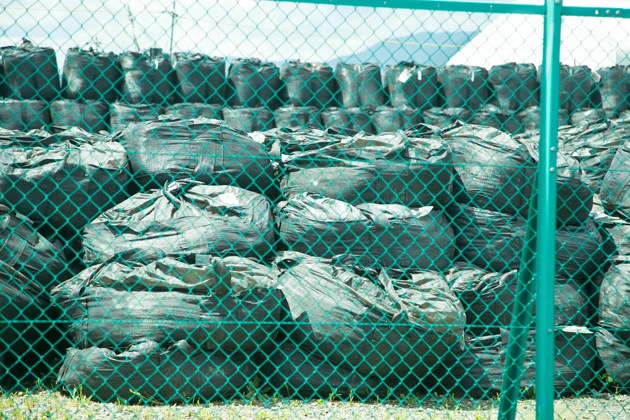 汚染土が詰め込まれたフレコンバッグ