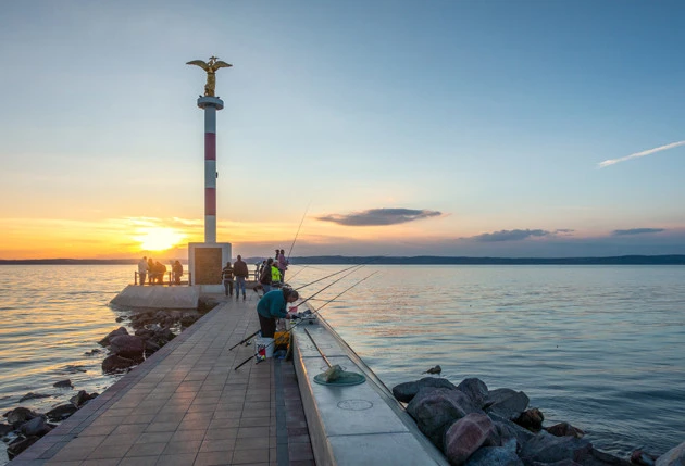 ゴルフや釣りなどアウトドア趣味のある仕事相手にはその話題きっかけにコロナの話も聞き出せそう