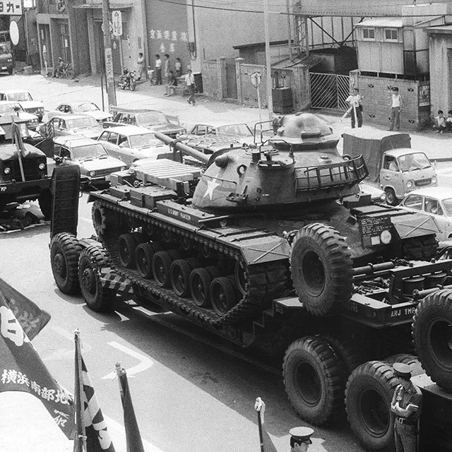 1972年8月5日、相模総合補給廠からベトナムの戦場に送られようとしていた米軍のM48戦車の輸送を、横浜でベトナム戦争に反対する市民が止めたことが「戦車闘争」の発端となった