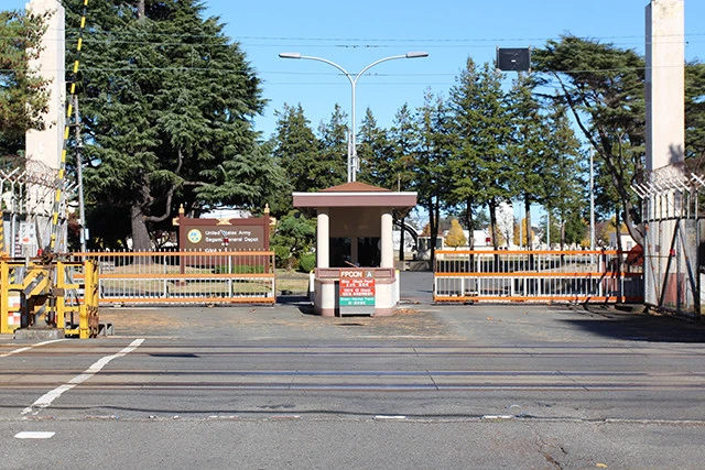 戦後75年以上を経た今も、神奈川県相模原市内に広大な敷地を有する米陸軍施設「相模総合補給廠」。米軍の世界戦略上、重要な補給施設だというが、果たしてこれは「日本を守る」ための施設なのか?