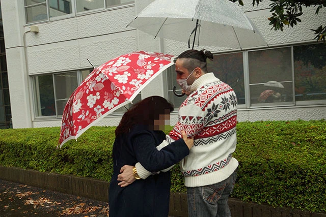 昨年１０月２５日、再々仮放免され、妻との再会を果たしたデニズさん。しかし、また２週間後には収容された