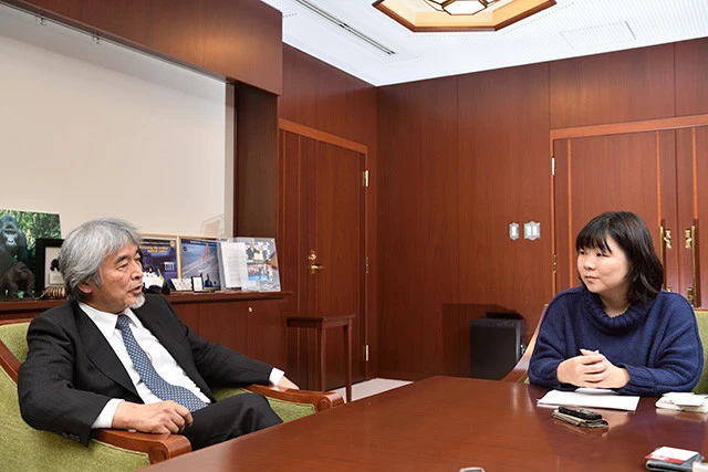 ＜京都大学総長・山極寿一×立命館大学教授・小川さやか対談＞コロナ禍で人間関係のストレスも急増中！　信頼しないからうまくいく！？アフリカ流・処世術【後編】