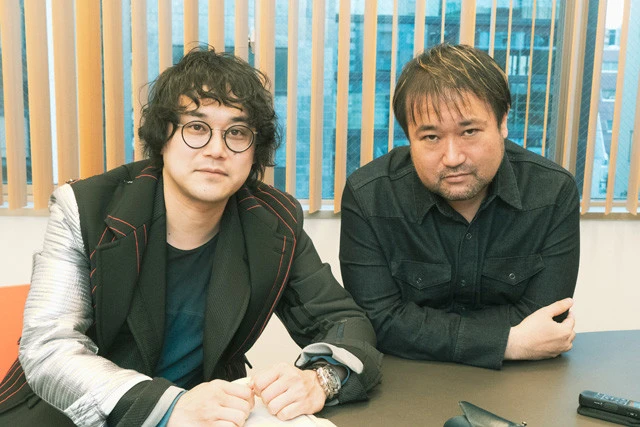 ノンフィクションライターの石戸諭氏(左)と東浩紀氏