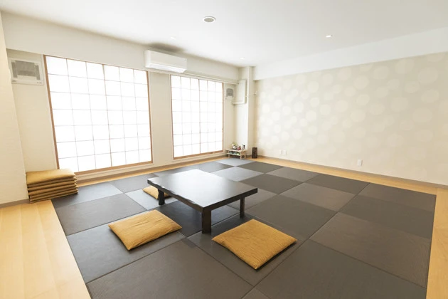 カノンには葬儀を行なえるホールのほか、大小さまざまな部屋があり、遺族は出棺まで故人と共にゆっくり過ごすことができる