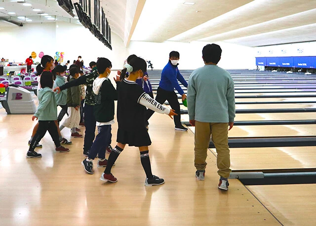 福知山の子供の間では今、ボウリングがブームらしい(写真提供/三恵観光株式会社)