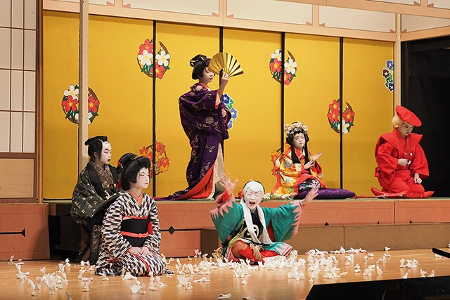 江戸時代から伝わる奈義町の伝統芸能「横仙歌舞伎」。その伝統を受け継ぐ「こども歌舞伎教室」が定期的に開かれる(写真提供/奈義町役場)