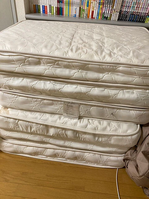 滝沢家のスプリング入りマットレス。これ全部、粗大ゴミじゃ捨てられない!